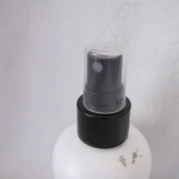 Generic Value Lightweight Oil Protecting Spray - Picture 3 of 6